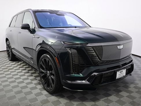 New 2026 Cadillac Vistiq Platinum w/ LPO, Floor Liner Package image 8