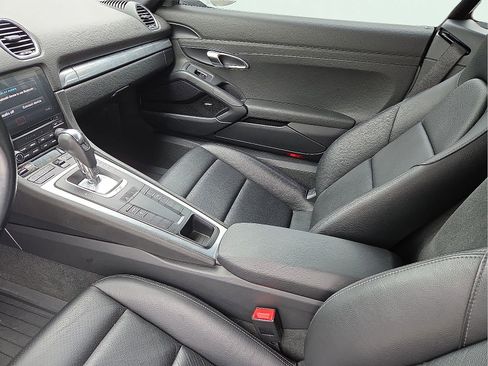 Used 2019 Porsche 718 Cayman image 11