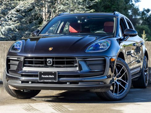 Certified 2025 Porsche Macan AWD/4WD image 1