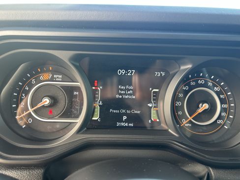 Used 2025 Jeep Wrangler Unlimited Rubicon AWD/4WD image 24