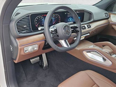 New 2026 Mercedes-Benz GLS 450 4MATIC image 9