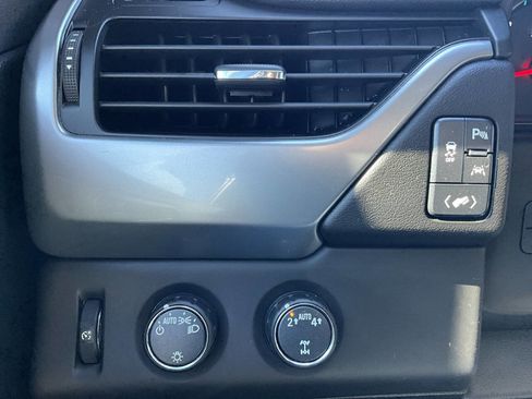 Used 2018 Chevrolet Tahoe LT image 37