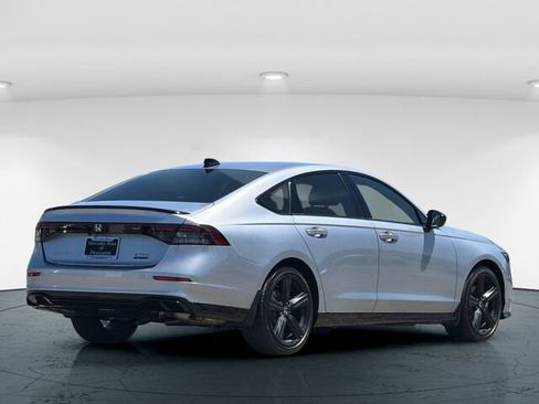 Used 2025 Honda Accord Sport image 7