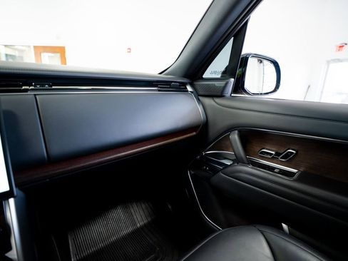 Used 2023 Land Rover Range Rover Long Wheelbase Autobiography image 49