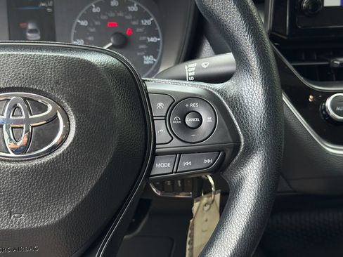 Used 2025 Toyota Corolla LE FWD image 25