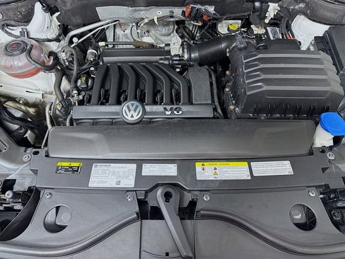 Certified 2022 Volkswagen Atlas Cross Sport SE w/ Panoramic Sunroof Package image 28