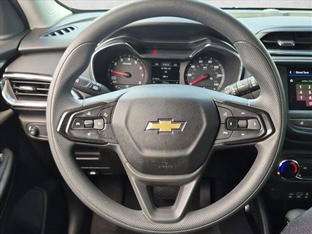 Used 2023 Chevrolet TrailBlazer LT FWD image 14