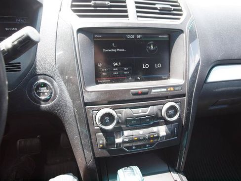 Used 2016 Ford Explorer XLT w/ Equipment Group 201A AWD/4WD image 11