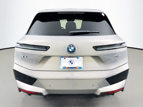 Used 2024 BMW iX xDrive50 w/ Sport Package AWD/4WD image 6