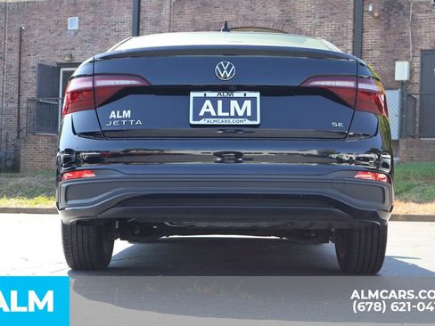 Used 2024 Volkswagen Jetta SE FWD image 6