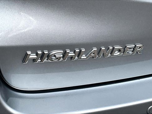 Used 2014 Toyota Highlander Limited Platinum image 10