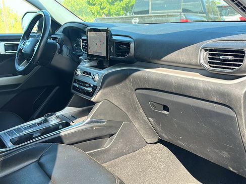 Used 2021 Ford Explorer XLT w/ Equipment Group 202A image 23