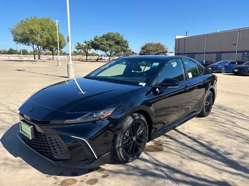 Used 2026 Toyota Camry SE w/ Convenience Package FWD image 1