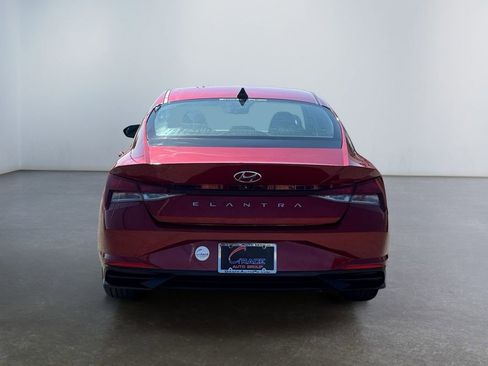 Used 2023 Hyundai Elantra SEL w/ Convenience Package FWD image 6