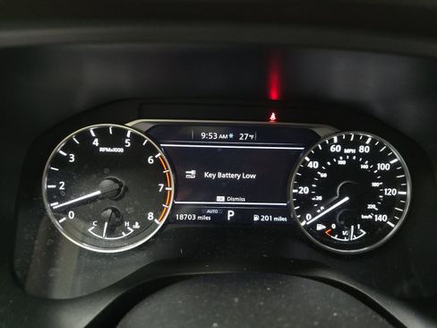 Used 2023 Nissan Rogue SV image 9