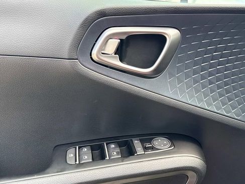 New 2025 Kia Soul EX FWD image 23