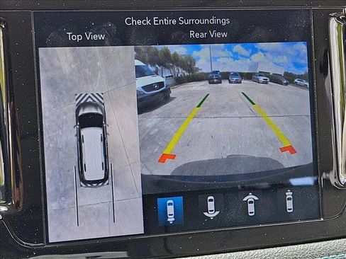 Used 2018 Chrysler Pacifica Limited w/ Advanced Safetytec Group FWD image 9