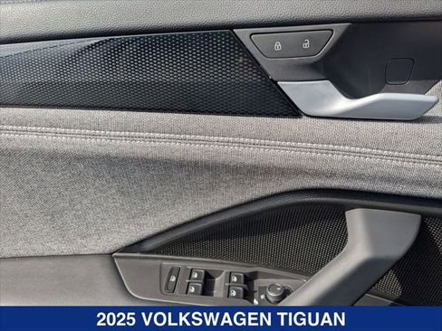 Certified 2025 Volkswagen Tiguan S FWD image 11