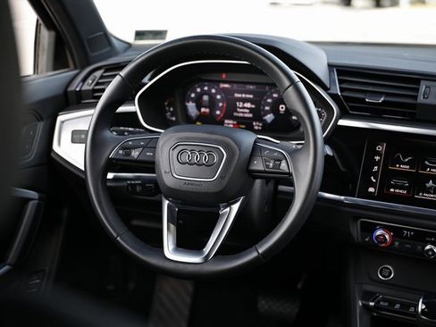 Certified 2025 Audi Q3 2.0T Premium w/ Convenience Package image 28