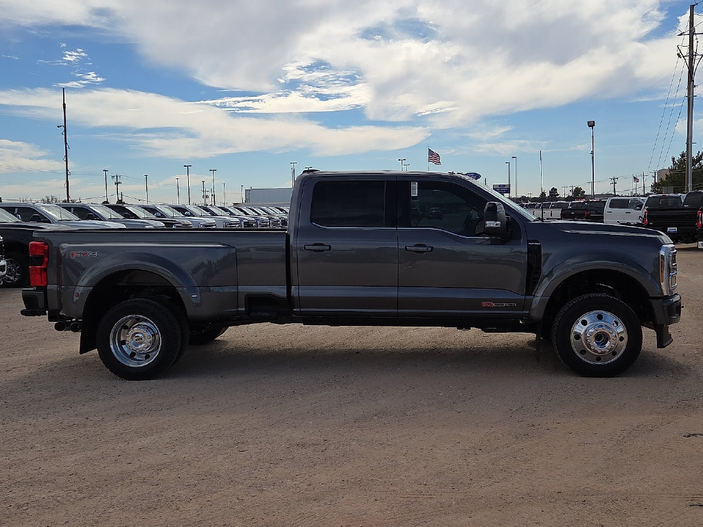 New 2027 Ford F450 Platinum w/ FX4 Off-Road Package AWD/4WD image 6