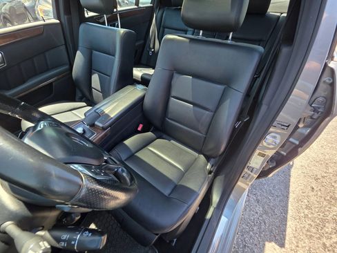 Used 2013 Mercedes-Benz E 350 4MATIC Sedan image 10