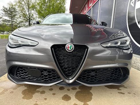 Used 2024 Alfa Romeo Giulia Veloce AWD/4WD image 8