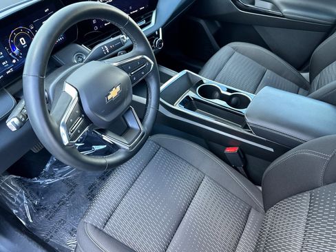 Used 2025 Chevrolet Equinox LT image 11