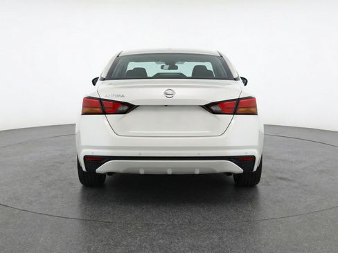 Used 2025 Nissan Altima 2.5 SV FWD image 7