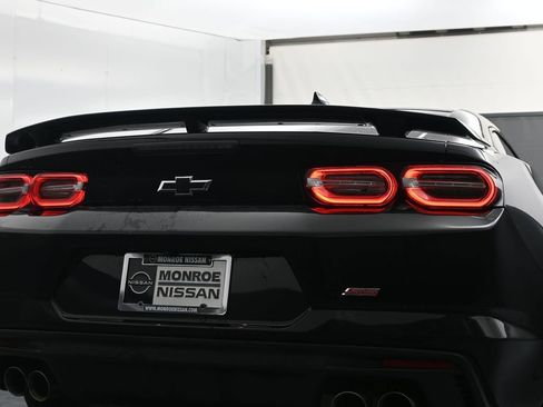 Used 2019 Chevrolet Camaro SS image 10