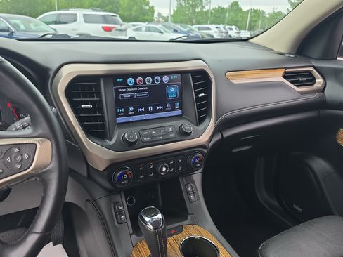 Used 2017 GMC Acadia Denali w/ Technology Package FWD image 20