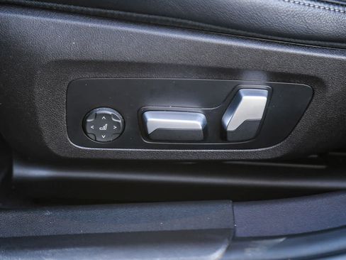 Certified 2023 BMW 330i 330i w/ Premium Package image 18