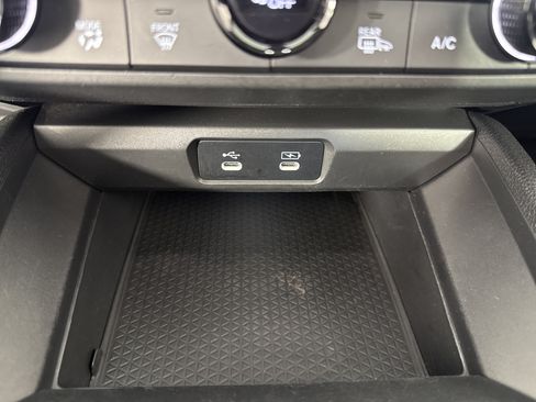 Used 2025 Honda Accord SE image 30
