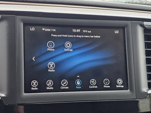 Used 2019 Chrysler Pacifica Touring-L FWD image 19