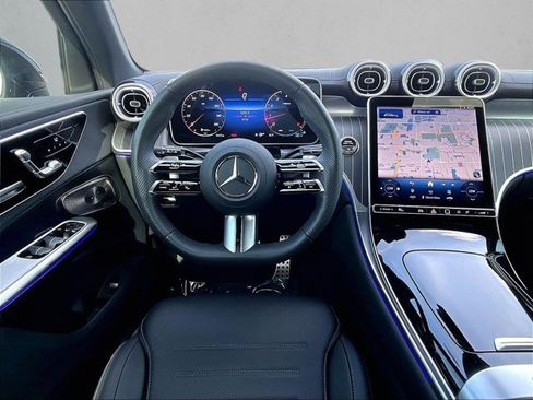 Used 2026 Mercedes-Benz GLC 300 image 7