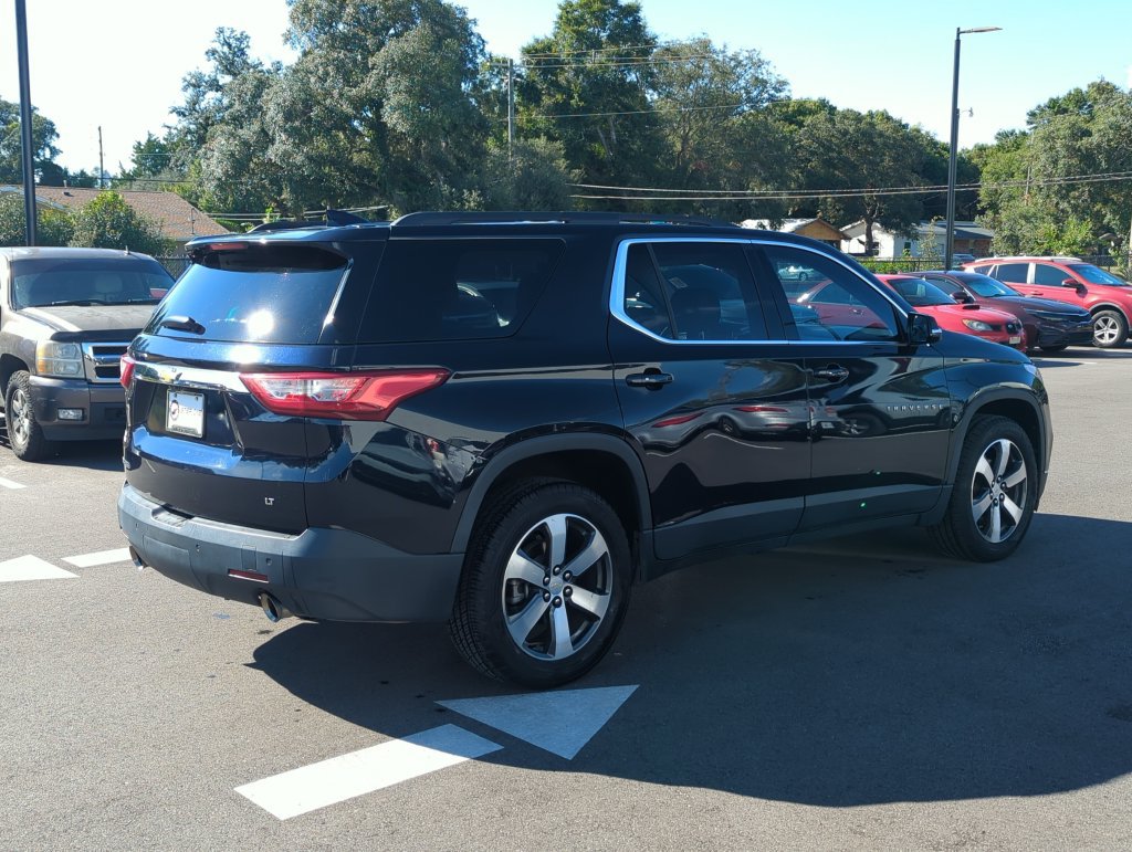 Used 2020 Chevrolet Traverse LT w/ LT Premium Package FWD image 7