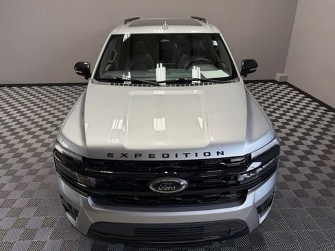 Used 2024 Ford Expedition Max Limited AWD/4WD image 5