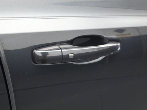 Used 2018 Chrysler 300 S w/ 300S Premium Group RWD image 42