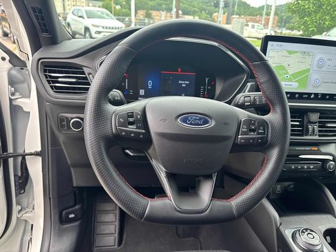 Used 2024 Ford Escape ST-Line w/ Tech Pack #1 AWD/4WD image 12