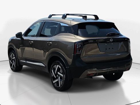 Used 2026 Nissan Kicks SV w/ SV Premium Package FWD image 6