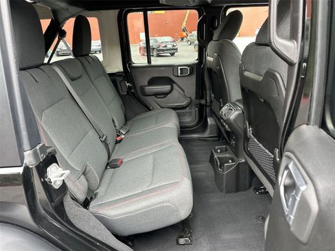 Used 2026 Jeep Wrangler Unlimited Rubicon AWD/4WD image 13