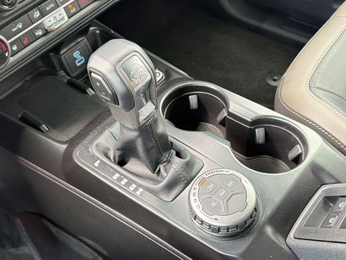 Used 2025 Ford Bronco Outer Banks AWD/4WD image 16