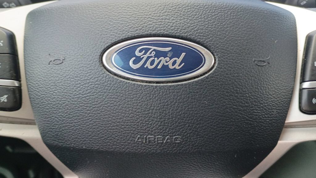 Used 2021 Ford Explorer Limited w/ Equipment Group 301A RWD image 29