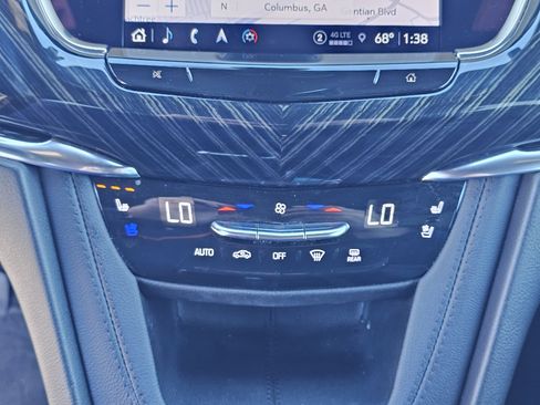 Used 2023 Cadillac XT6 Premium Luxury image 29