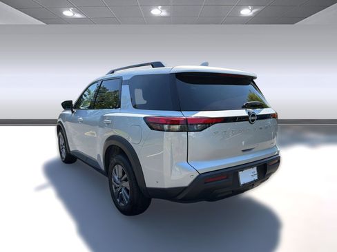 Used 2025 Nissan Pathfinder SV AWD/4WD image 3