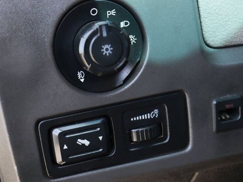 Used 2010 Ford F150 XLT image 15