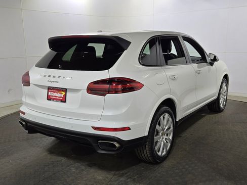 Used 2018 Porsche Cayenne Platinum Edition image 7
