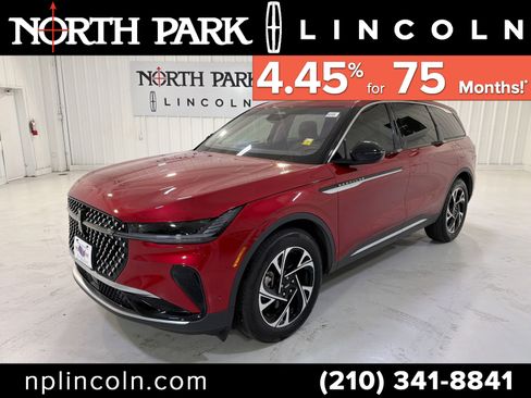 Used 2024 Lincoln Nautilus Premier w/ Equipment Group 102A image 1