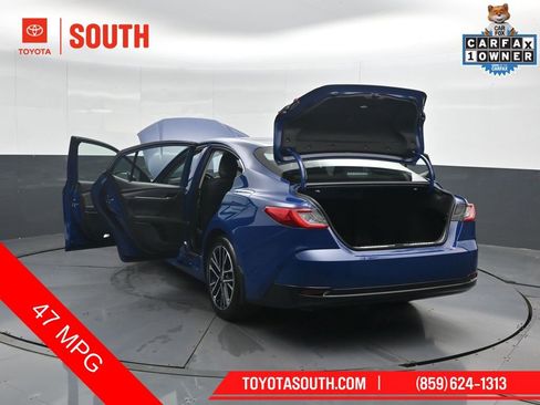 Used 2025 Toyota Camry XLE FWD image 55