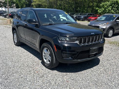 Used 2022 Jeep Grand Cherokee Altitude AWD/4WD image 7