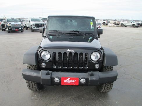 Used 2018 Jeep Wrangler Unlimited Sport S image 9